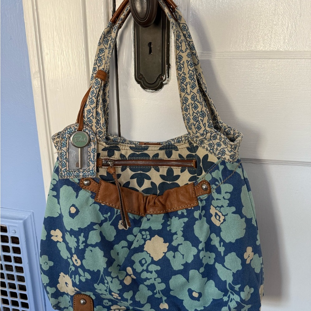 Fossil canvas shoulder bag